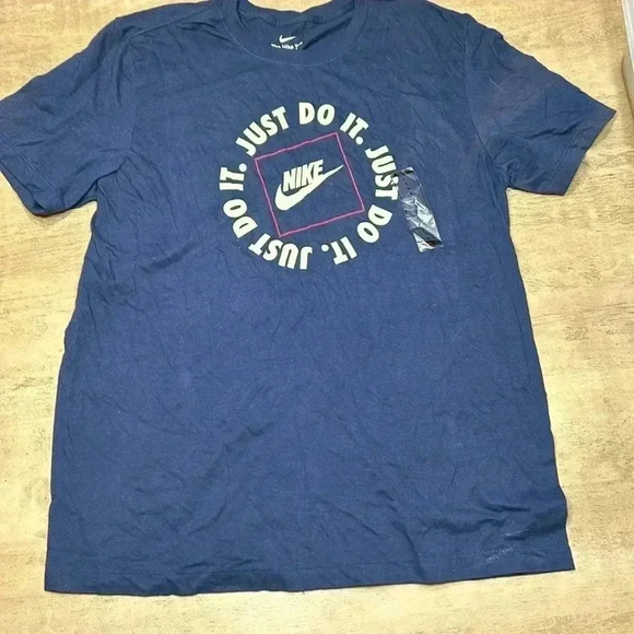 Nike shirt size Large, new. - Picture 1 of 3